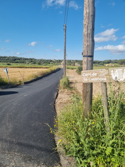 Camí esfaltat